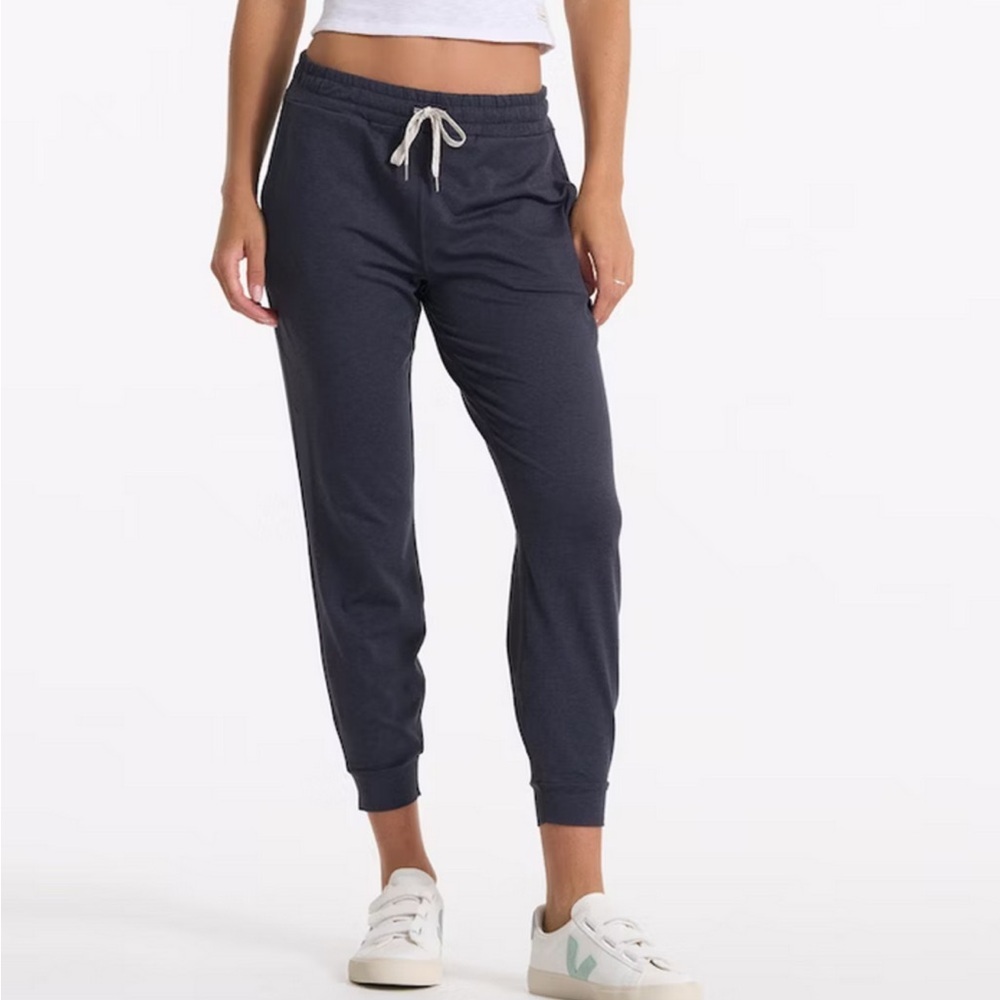Vuori Women Joggers DreamKnit Small Purple Athleisure Performance Active Travel